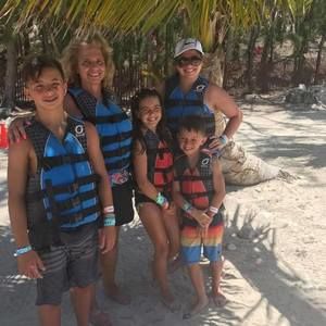 Meet your Posher, Debra